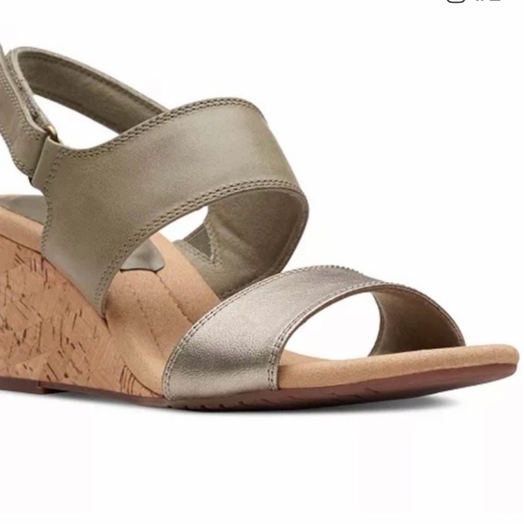 Clarks Shoes - CLARKS WOMENS WEDGE SANDAL KYARRA FAYE IN OLIVE SIZE 7 WIDE NEW